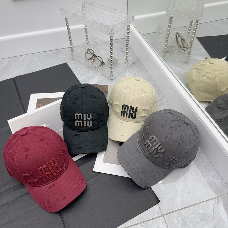 Miumiu cap hm06
